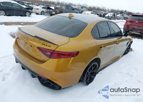 2022 Alfa Romeo Giulia Quadrifoglio Rwd z USA, uszkodzony, nr VIN ZARFAMEV9N7656155